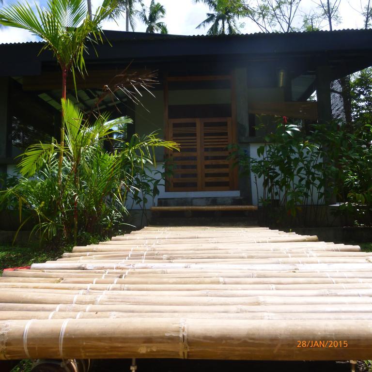 Somewhere Else Boutique Resort Mambajao Bilik gambar